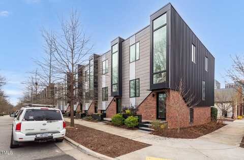 402 Chavis Way, Raleigh, NC 27601