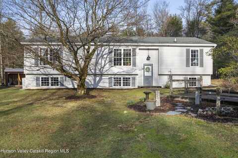 18 Harris Road, Kerhonkson, NY 12446