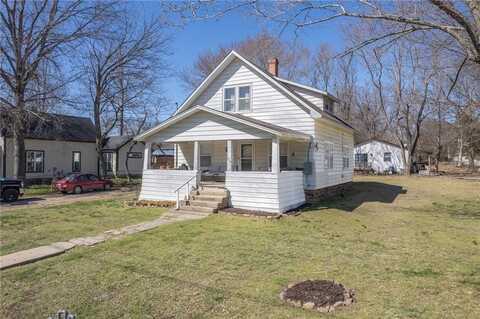 418 E Buchanan ST, Prairie Grove, AR 72753