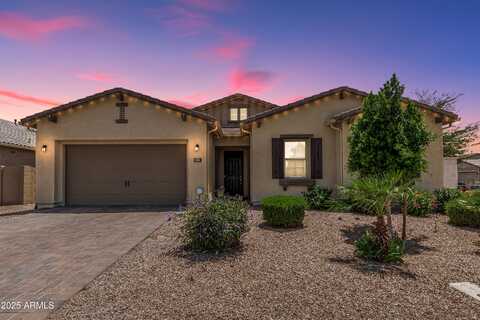 1063 E HOLLAND PARK Drive, Gilbert, AZ 85297