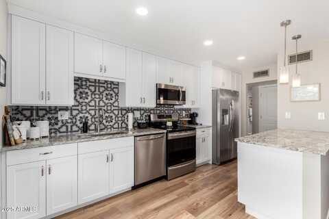 17822 N Del Webb Boulevard, Sun City, AZ 85373