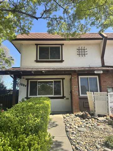 1004 Vienna St, Livermore, CA 94550