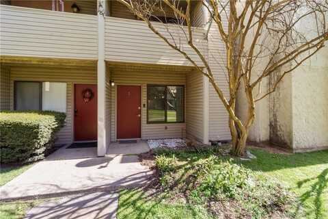1900 Dartmouth Street, College Station, TX 77840