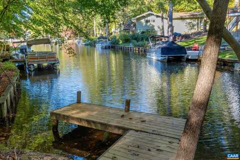 13 CHATHAM LN, PALMYRA, VA 22963