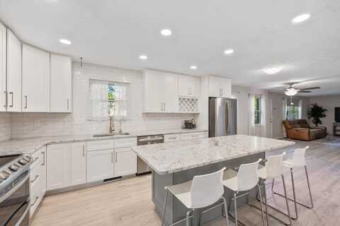 855 QUITMAN Drive W, Gahanna, OH 43230