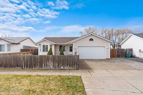 11275 N Crusader St, Hayden, ID 83835