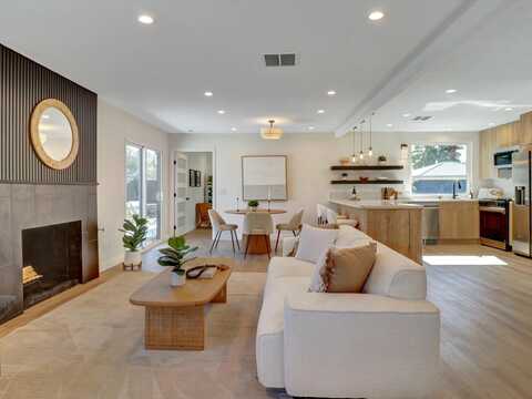 670 Highland Drive, Palm Springs, CA 92264