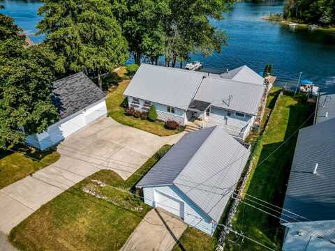538 N Lake, Harrison, MI 48625