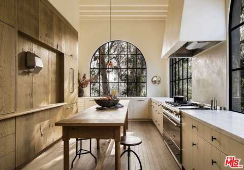 7776 Firenze Ave, Los Angeles, CA 90046