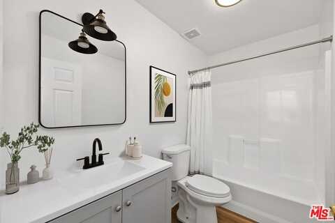 8620 S Main St, Los Angeles, CA 90003