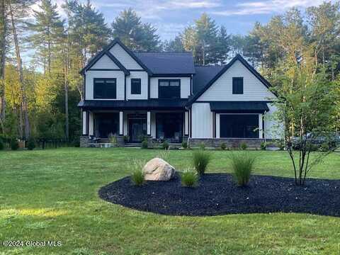 15 Forest Hills Boulevard, North Greenbush, NY 12144