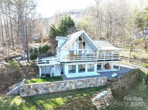158 Blackberry Lane, Maggie Valley, NC 28751