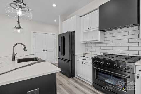 143 Mills Garden Road, Statesville, NC 28625