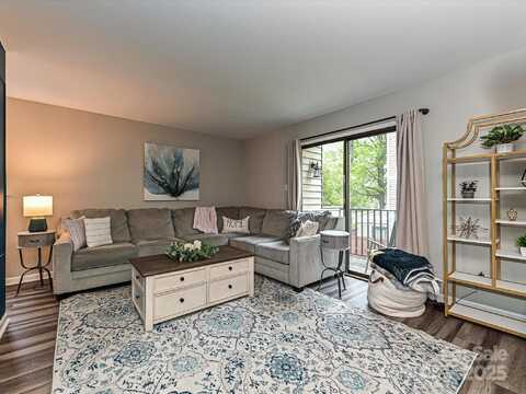 1615 Merry Oaks Road, Charlotte, NC 28205