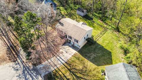 400 Tasse Place, Charlotte, NC 28262