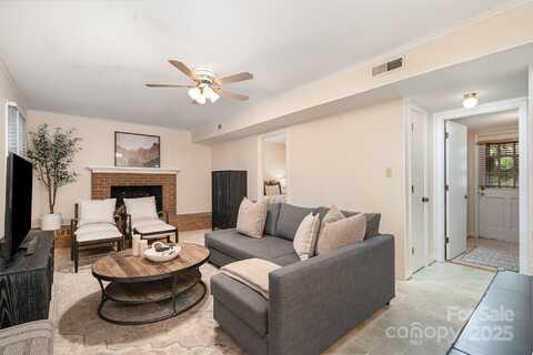 5329 Glenbrier Drive, Charlotte, NC 28212