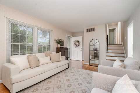 5329 Glenbrier Drive, Charlotte, NC 28212