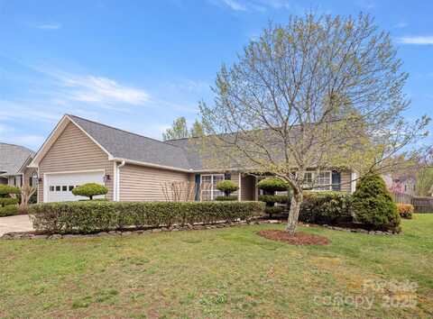 135 S Sunberry Trail, Fletcher, NC 28732