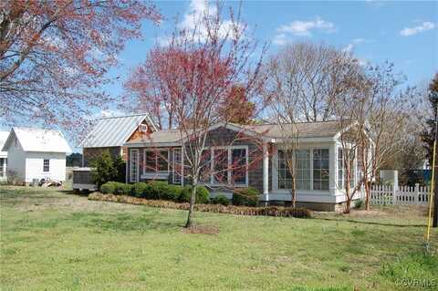 19 Riverside Drive, Lancaster, VA 22503