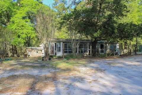 1689 Rosemary Cir, Bell, FL 32619