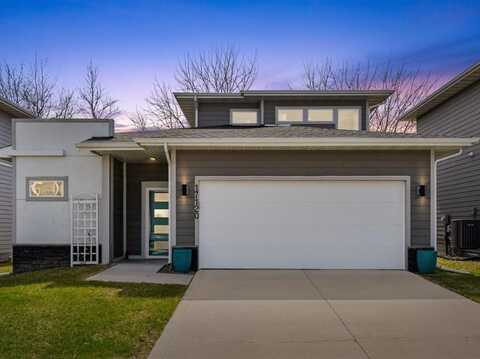 17120 Mistflower Lane, Urbandale, IA 50323