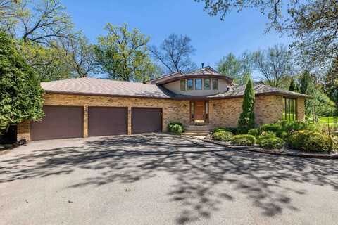 16590 Forest Gate, Dubuque, IA 52001