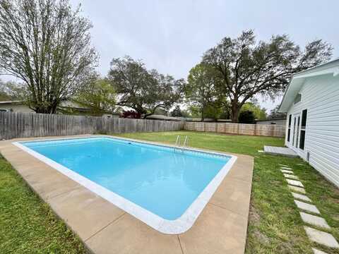 640 NE Golf Course Drive, Fort Walton Beach, FL 32547