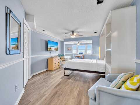 8730 Thomas Drive, Panama City Beach, FL 32408