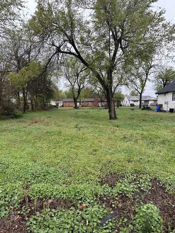 463 E Iowa Ave, Enid, OK 73701