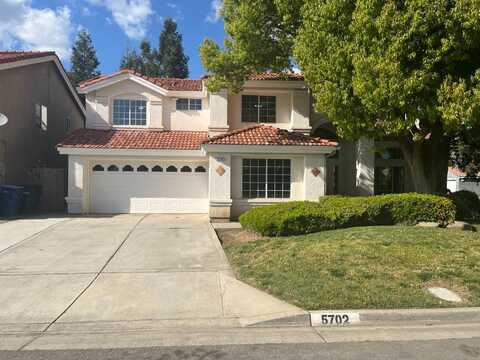 5702 Fremont Avenue W, Fresno, CA 93722