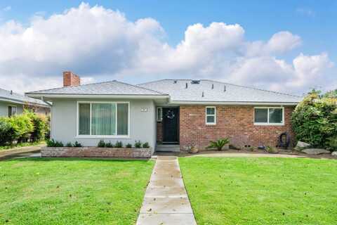 213 Fountain Way W, Fresno, CA 93705