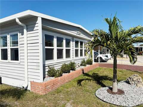 218 Nicklaus Boulevard, North Fort Myers, FL 33903