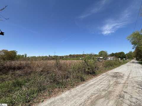 184 Half Moon Road, Wellford, SC 29385