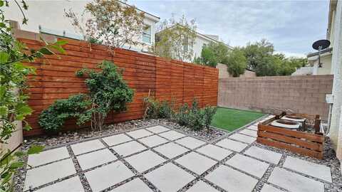 266 Echo Dell Court, Henderson, NV 89052