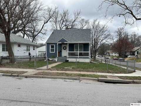 4852 Maple Street, Omaha, NE 68104
