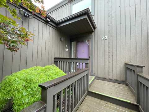22 Haverhill Court, Ann Arbor, MI 48105