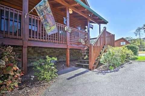 3301 Kestrel Way, Pigeon Forge, TN 37863