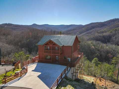 1029 Street Of Dreams Rd, Gatlinburg, TN 37738