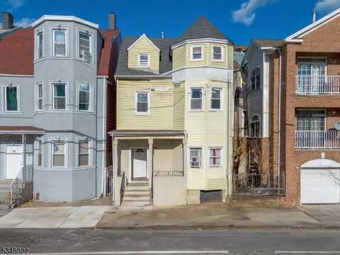 93 Astor St, Newark, NJ 07114