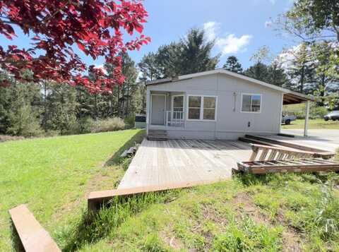 135 Clough Road, Loleta, CA 95551