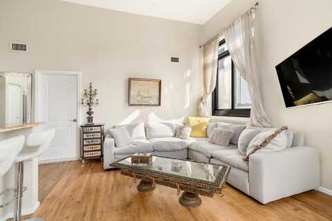 530 GREGORY AVE, Weehawken, NJ 07086