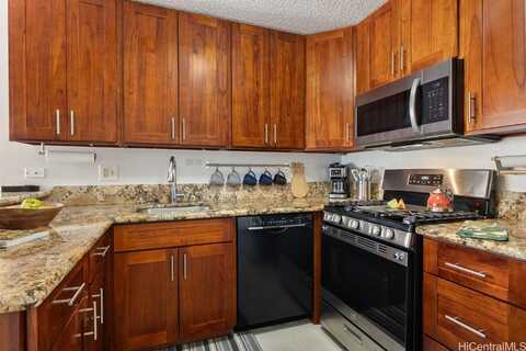2452 Tusitala Street, Honolulu, HI 96815
