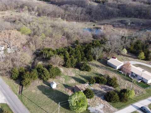 94 98 102 Brave Drive, Linn Valley, KS 66040