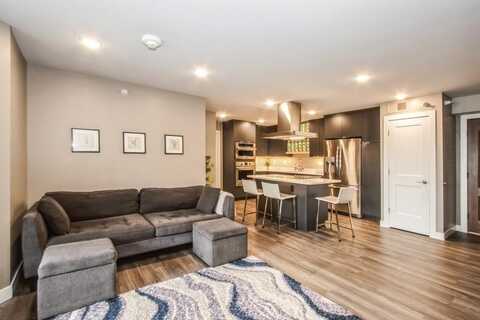 332 S Linn St, IowaCity, IA 52240
