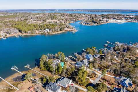 819 Chadwick Shores Drive, Sneads Ferry, NC 28460