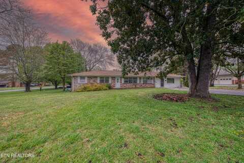 3801 Devon Drive, Knoxville, TN 37918