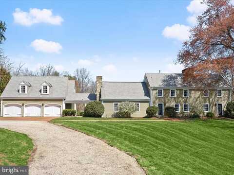 8824 GALLANT GREEN DR, MCLEAN, VA 22102