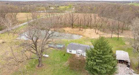 1401 Longbridge Trail, Walshville, IL 62091