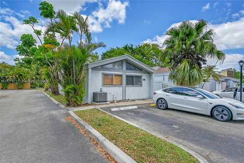 1725 NW 73rd Ave, Plantation, FL 33313