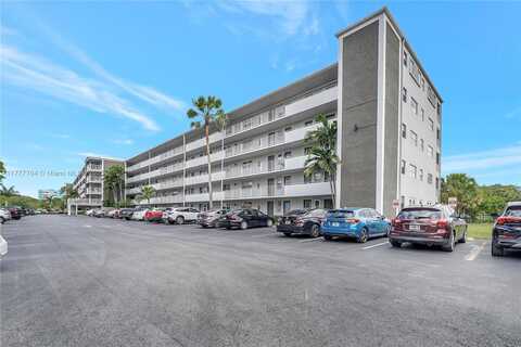 4800 Hillcrest Ln, Hollywood, FL 33021